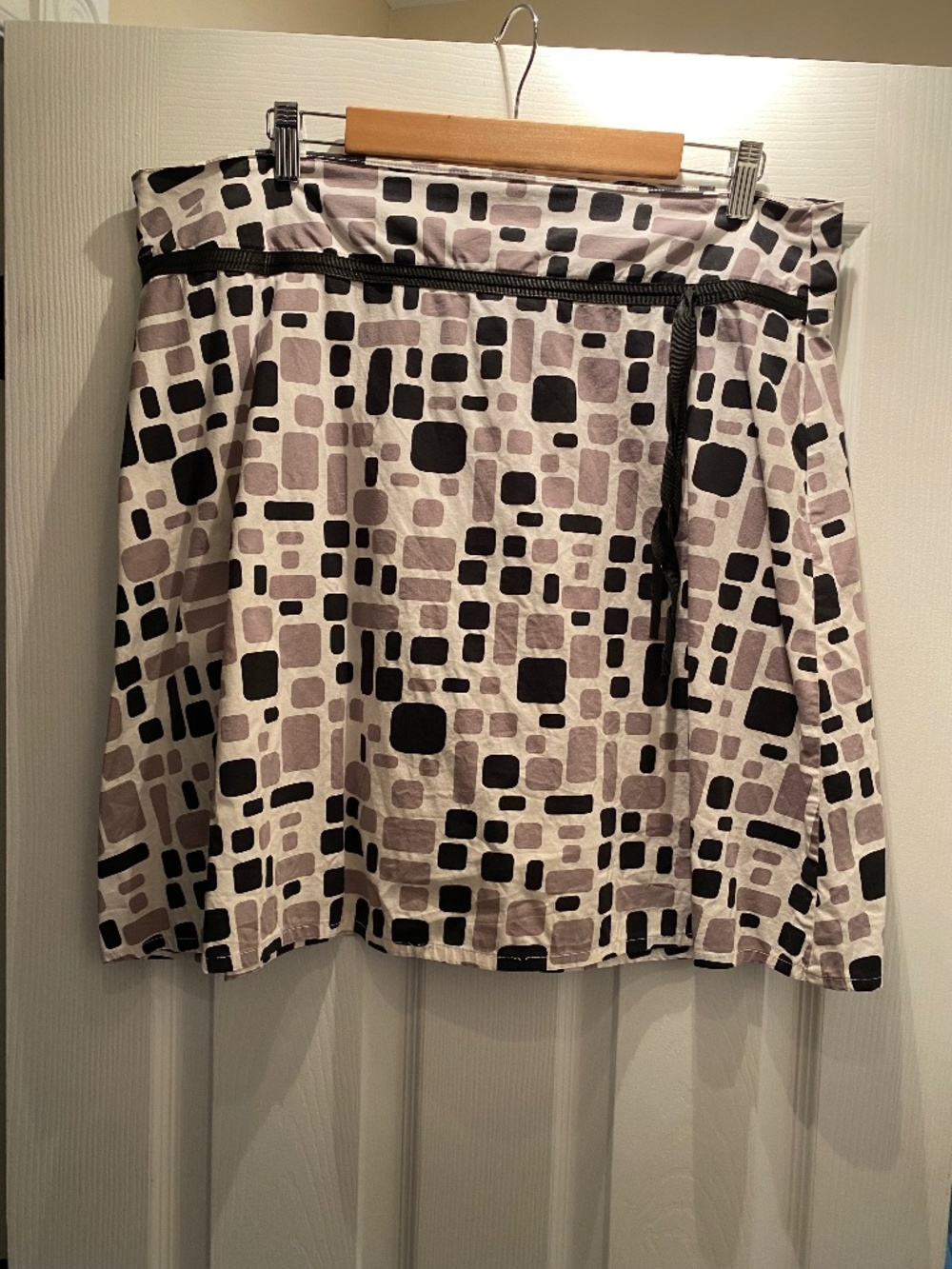 Patterned Knee-Length Skirt